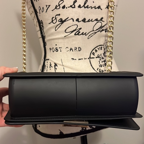 New Black with Gold Clasp and Chain Jelly Quilted Soft Silicone Shoulder Purse - Picture 7 of 12